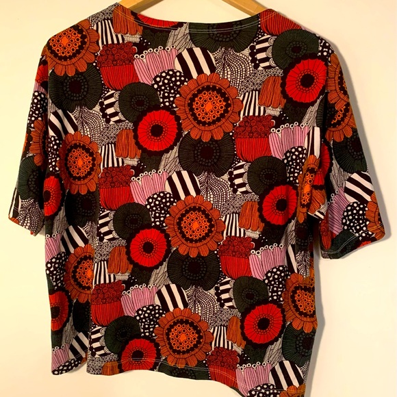 Marimekko Tops - Marimekko x Uniqlo box t size m